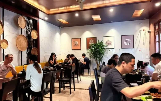 70m² mặt phố Nguyễn Văn Tuyết: quán nhậu, lẩu hút khách sẵn sàng, giá thuê 15tr/th